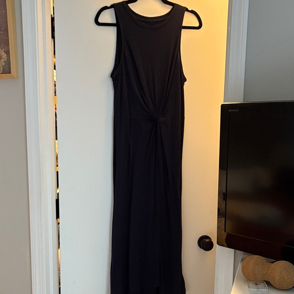 Elegant Navy Sleeveless Dress